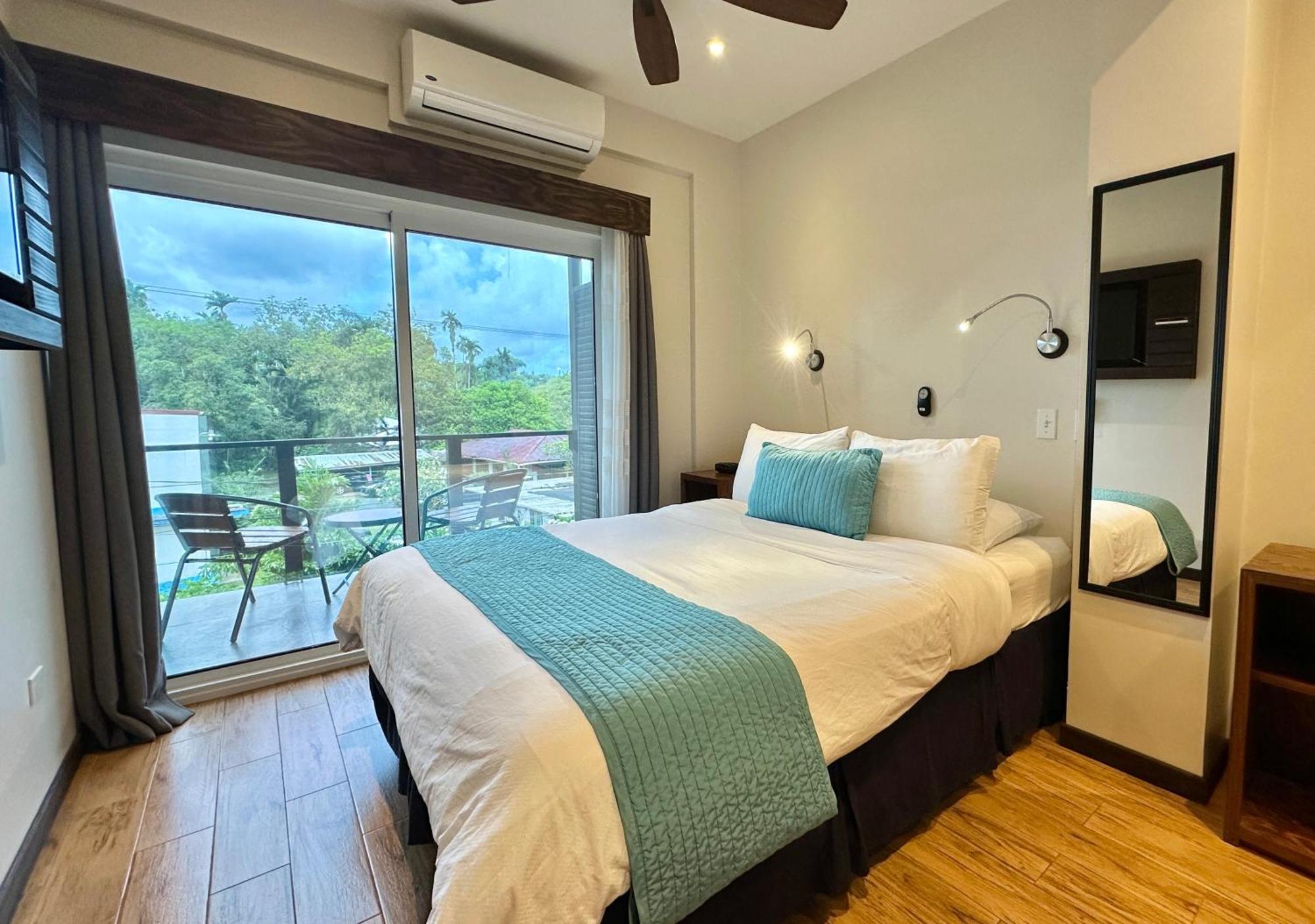 Palau Central Hotel Koror Zimmer foto